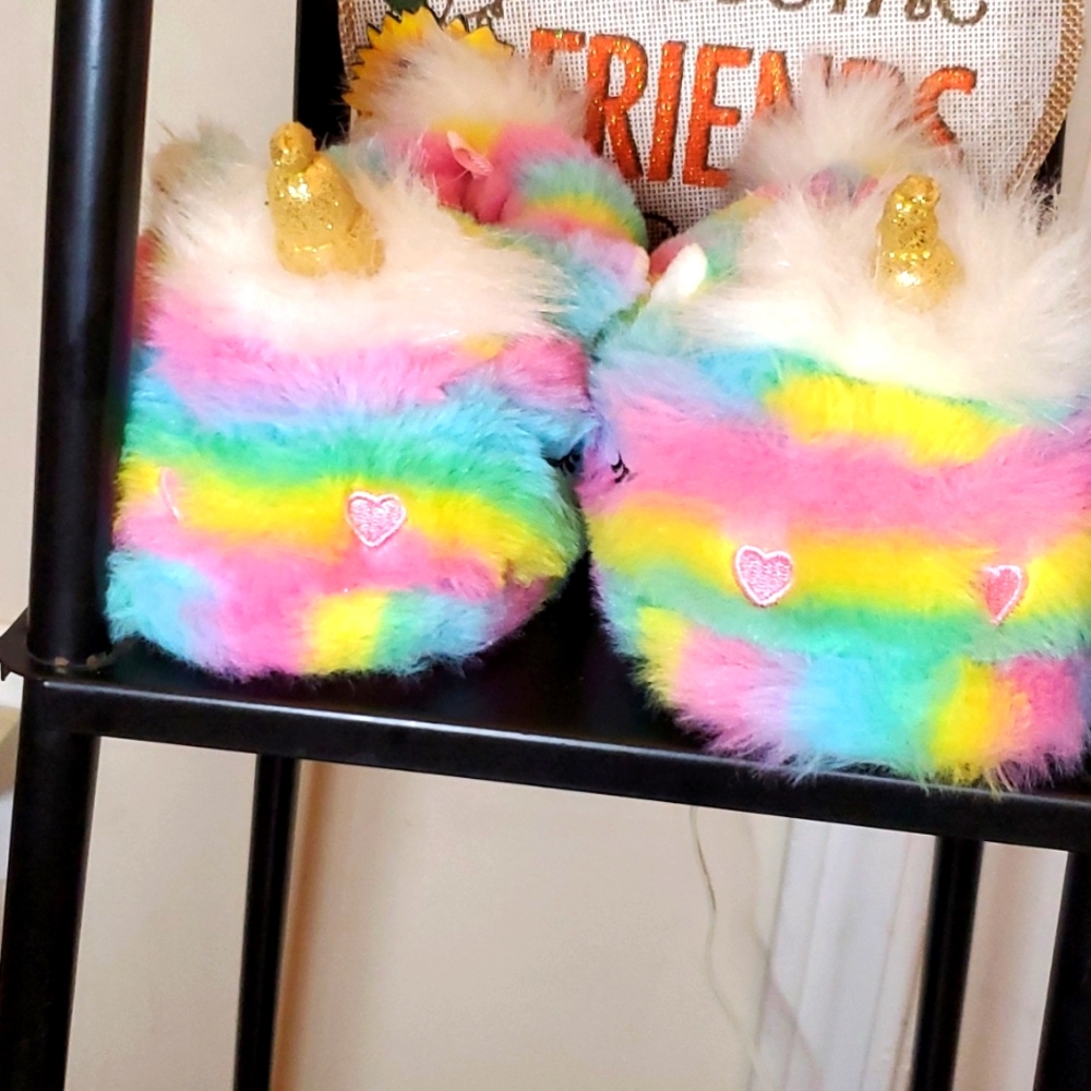 BABY GIRL PASTEL COLORS HOUSE SLIPPERS SIZE 5-6 BY WONDER NATION
